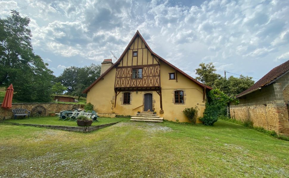 Rare & Unique Bâtisse du XVe siècle avec Gîte